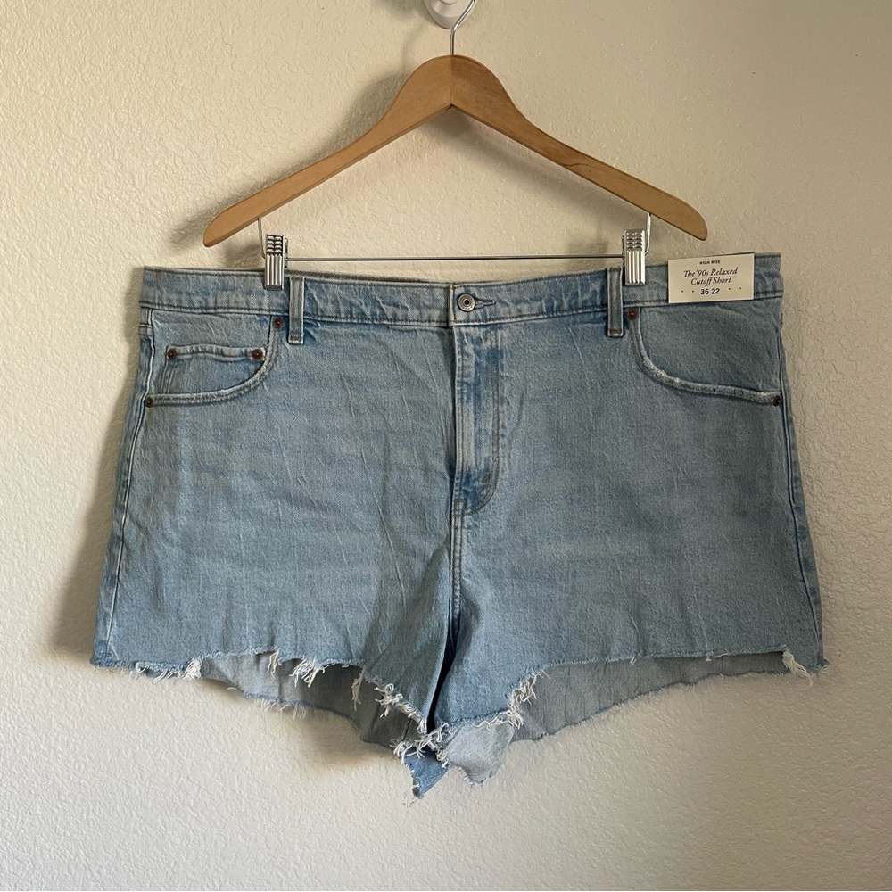 NWT Abercrombie & Fitch 90’s Cut Off High Waisted Relaxed Fit Denim Jean Shorts